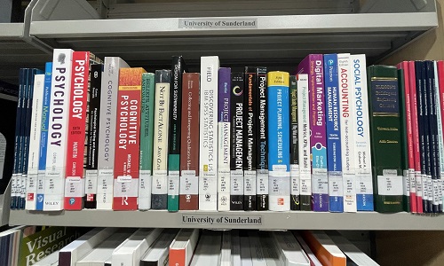 英國大學合作課程專用書籍